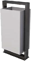 bote de basura rectangular color gris en un marco metalico colo negro
