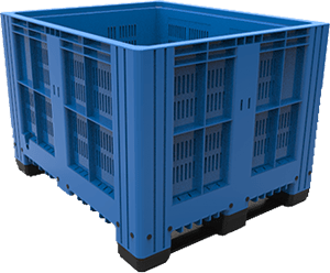Caja agrícola de plástico con rejilla color azul con una capacidad de volumen de 760 litros.