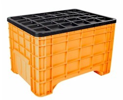 Caja agrícola de plástico color naranja con tapa negra con una capacidad de carga de 250 kilogramos